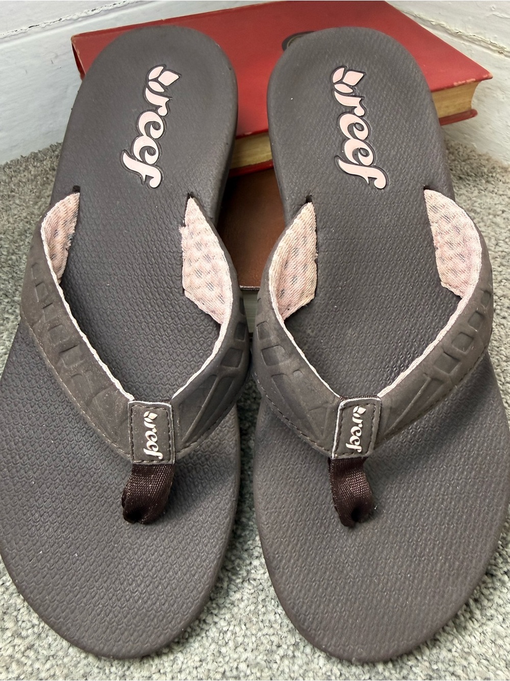 Reef Brown & Pink Flip Flop Sandals - Women’s 9